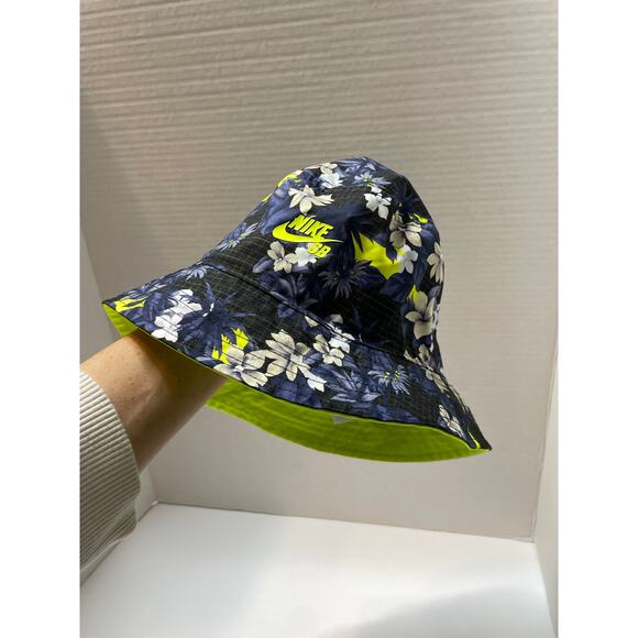 Nike SB Blue Summer Floral Bucket Hat Size S/M - Picture 1 of 6